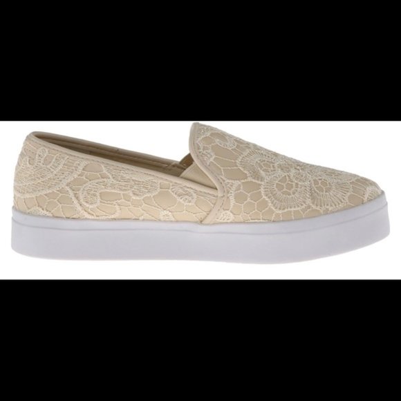 Volatile Women's Melanie Fashion Sneaker Size 8 - Picture 2 of 4